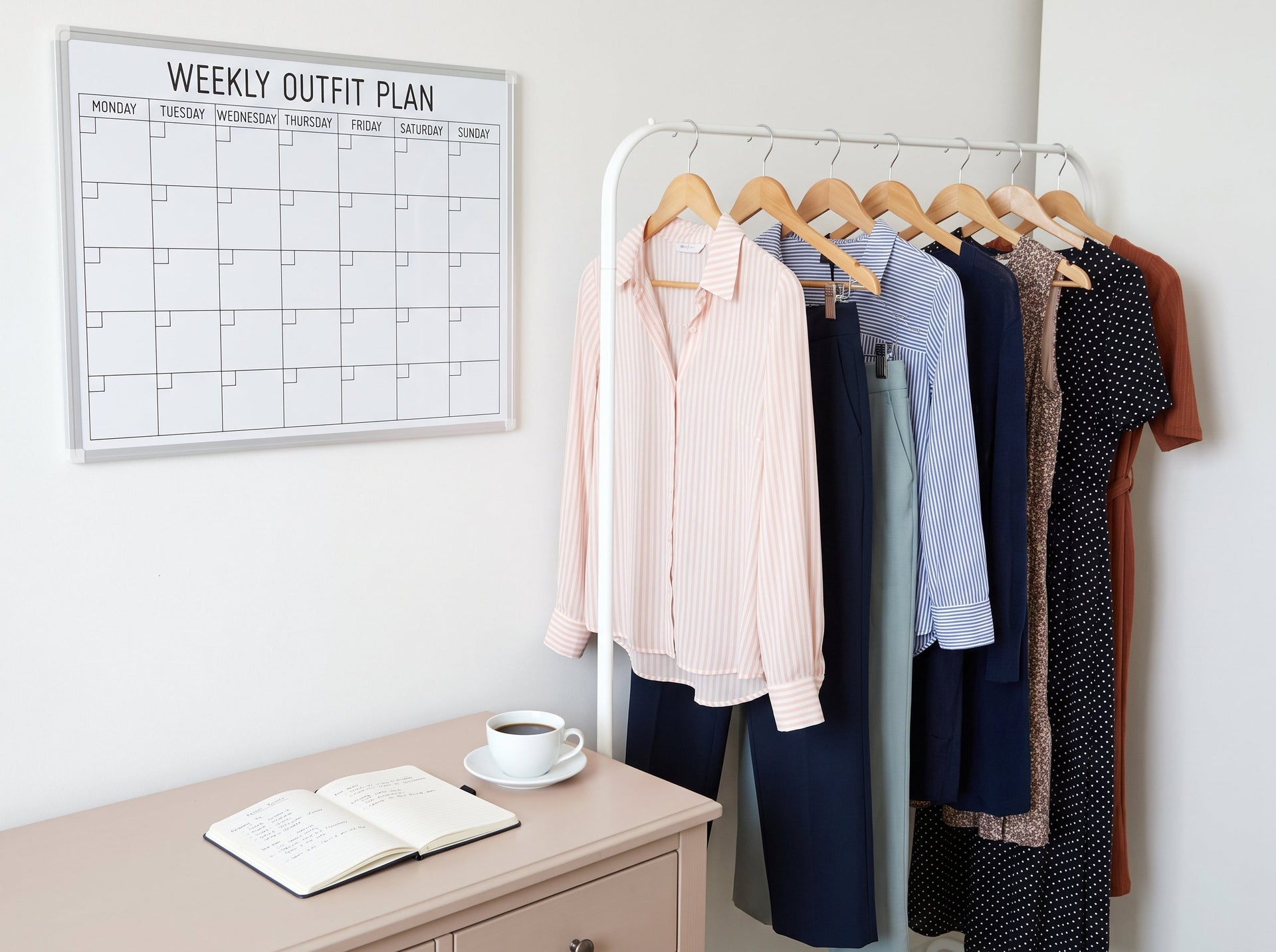 Weekly Outfit Planning for Busy Mornings